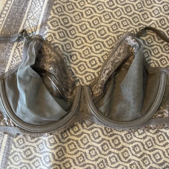 Wacoal Embrace Lace Underwire Bra 65191 Gray/Cream​​​​​​​​​ - Picture 11 of 15